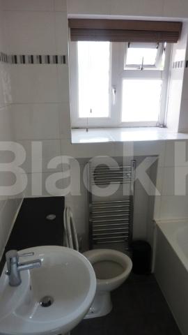 			MODERN 3 BED IN CAMDEN!, 3 Bedroom, 1 bath, 1 reception Flat			 Castlehaven Road, CAMDEN